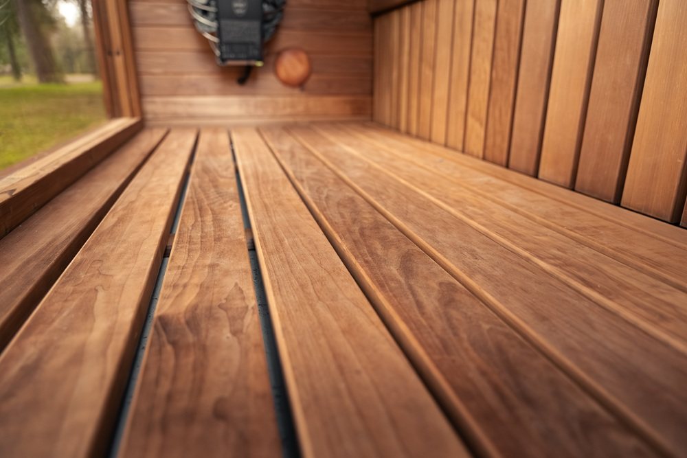 Jonas Classic pirties termo medienos suoliuko detalė